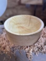 Petit bol en bois tourné