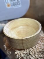 Petit bol en bois tourné