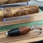 Porte-clé en ebene et redheart