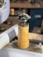 Moulin-a-poivre-Antique-en Pommier