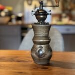 Moulin à poivre Antique Ebonisé