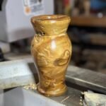 Amphore en bois tourné